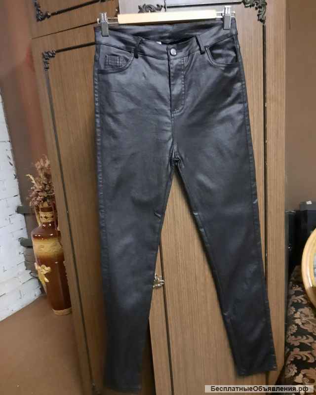 Фирменные брюки. Состояние отличное. Размер 46.