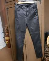 Фирменные брюки. Состояние отличное. Размер 46.