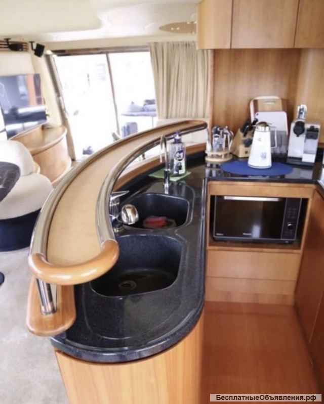 Морская прогулка на яхте. Аренда яхты.