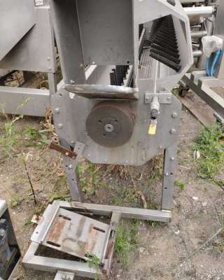 Машина Stork для очистки ног птицы