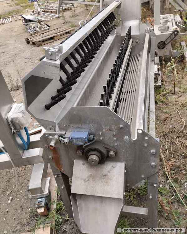 Машина Stork для очистки ног птицы