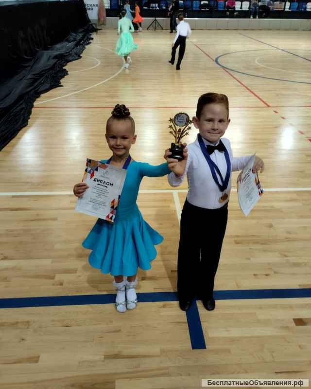 Обучение спортивным бальным танцам