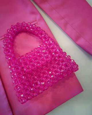Самая продаваемая модель розовая сумка из бусин