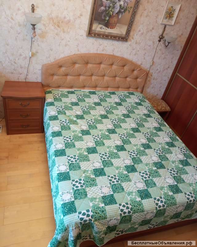 Кровать 160/200, матрас и две тумбы