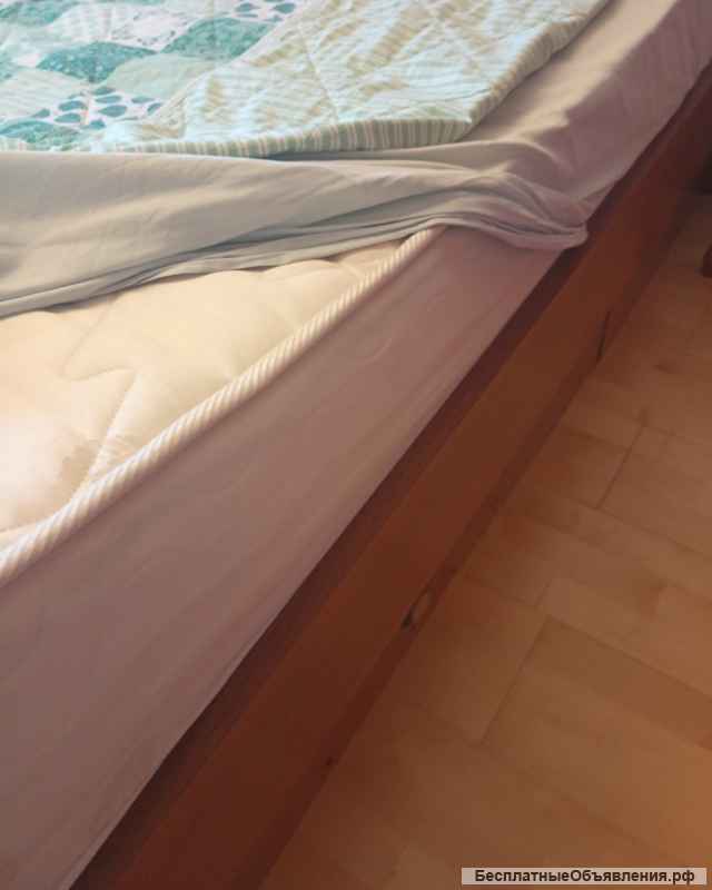 Кровать 160/200, матрас и две тумбы