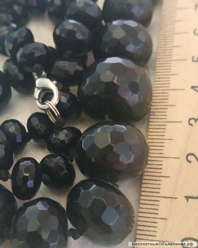 Бусы угольное стекло крупные