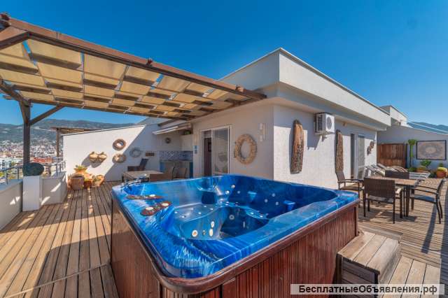 Роскошный пентхаус с видом на море