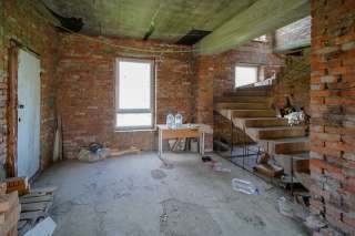 Двухэтажный дом с современной планировкой