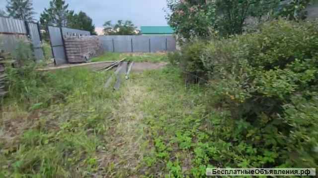 Здание с участком