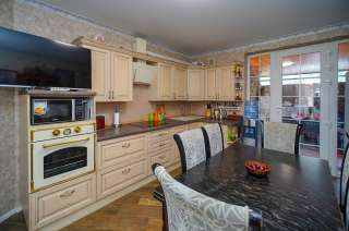 Дом с хорошим ремонтом и террасой