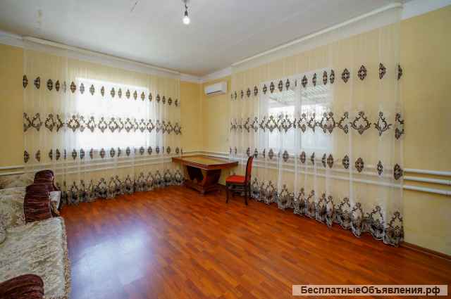 Дом с качественным ремонтом в пос. Знаменский