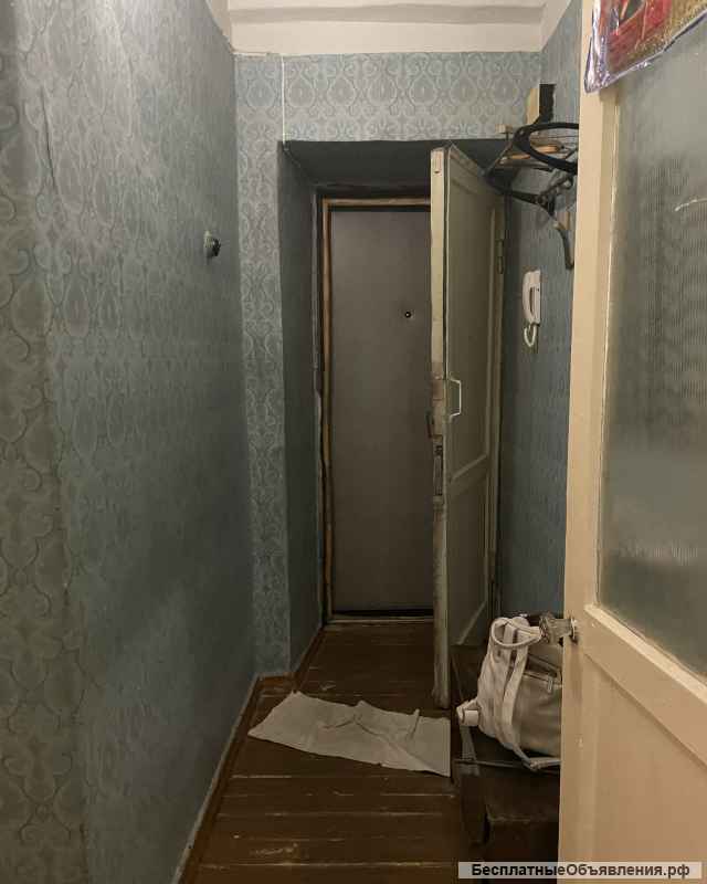 1-к квартира 29,3/ кв. м. 5/5 кирпичного дома