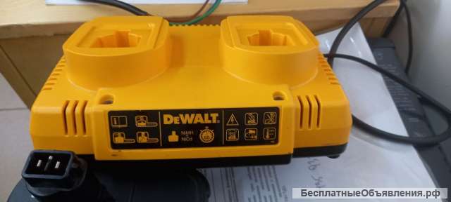 Зарядка для шуруповерта DeWALT DE9216