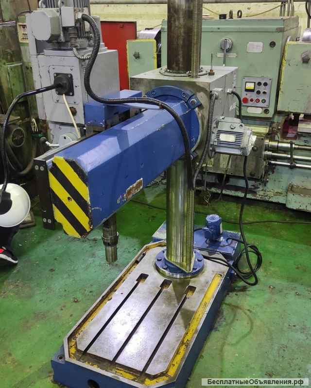 Радиально-сверлильный станок, 2к522