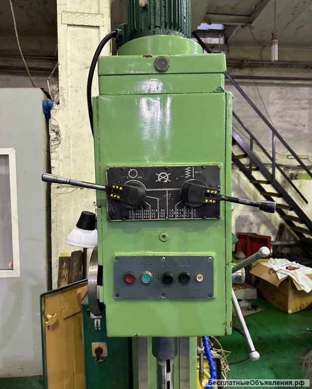 Вертикальный сверлильный станок, 2н135