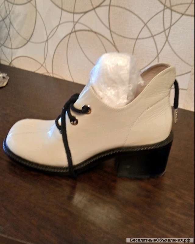 Ботинки и туфли бежевый лак