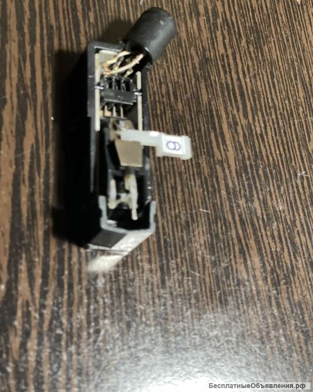 Новую алмазную иглу и звукосниматель для проигрывателя грампластинок стерео