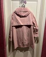 Женский плащ розовый 56 размера