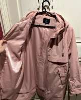 Женский плащ розовый 56 размера