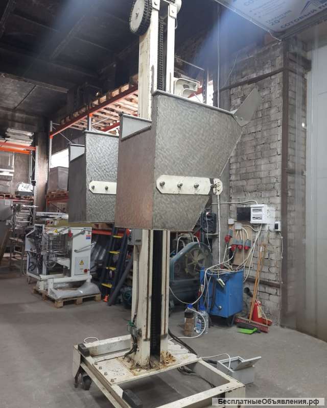 Загрузчик 2-х ковшовый вертикальный