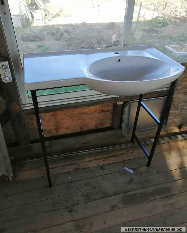 Оградка, крест, мебель в стиле лофт