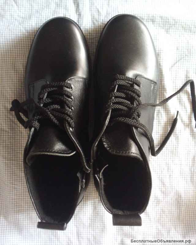 Ботинки кожаные, утеплённые, новые