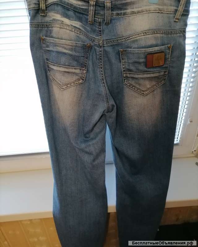 Джинсы женские