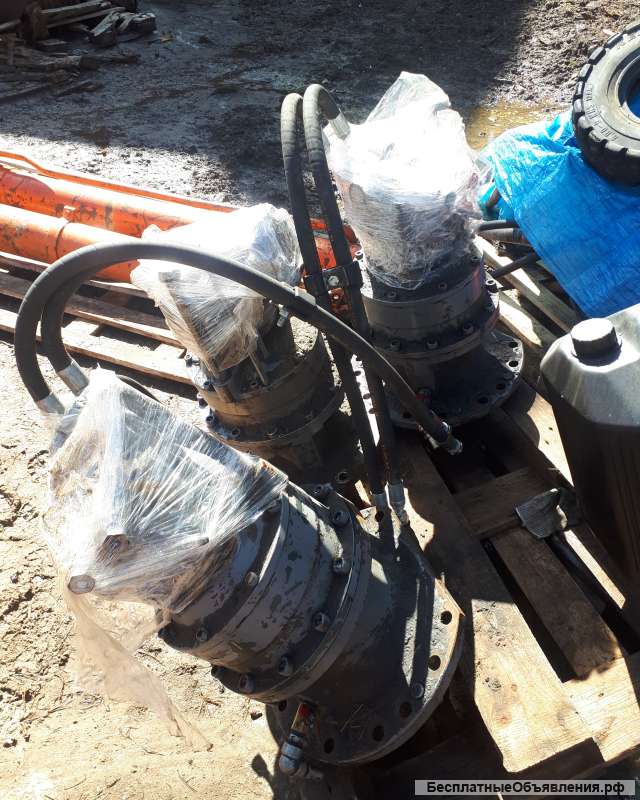 Гидромотор поворота Hitachi zx 520-3