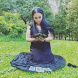 Потомственная гадалка