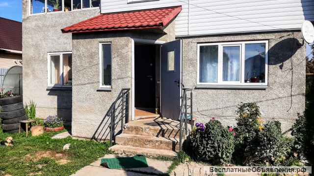 Уютный коттедж 140 кв.м. с гаражом и всеми центральными коммуникациями в Великих Луках