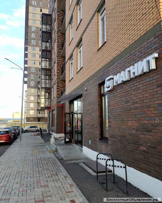 100 м², на первой линии