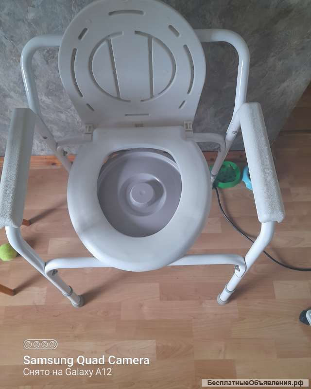 Санитарный стул