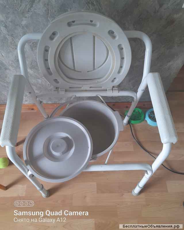 Санитарный стул