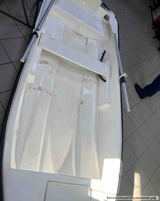 Nissan Marine Laker 300 Plus