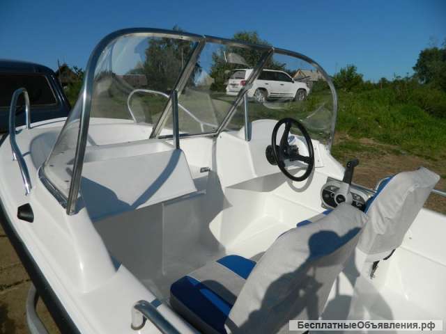 Wyatboat-430 DC (тримаран)