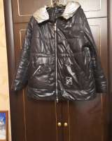 Женская осенняя куртка 52-54, серого цвета с белым капюшоном