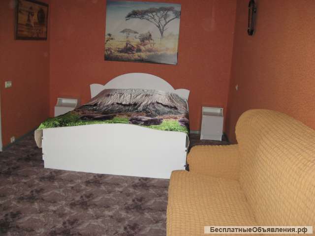 Сдам посуточно хорошую 1-к. квартиру в центре города на ул. Будённого 8