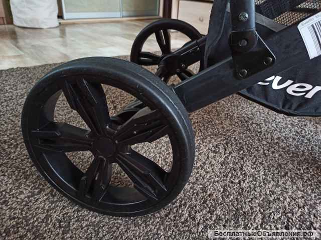 Детскую коляску в отличном состоянии