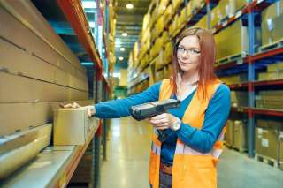 Работа вахтой комплектовщик на склад с питанием и проживанием в Москве 15/30