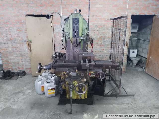 (продается, продам, продажа) Токарный станок фрезерный 6Р12