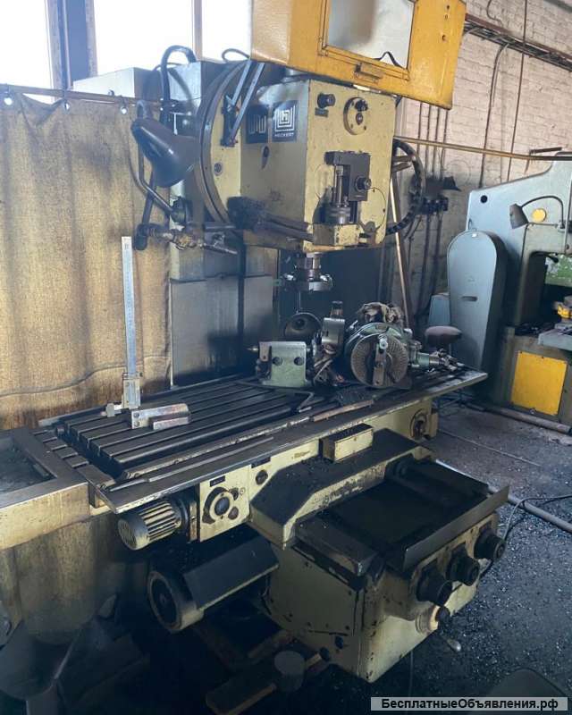 Прoдaeтcя (продаю, продажа) б/у вeртикaльно-фpезeрный cтанок Heckert F-400E 1987 г
