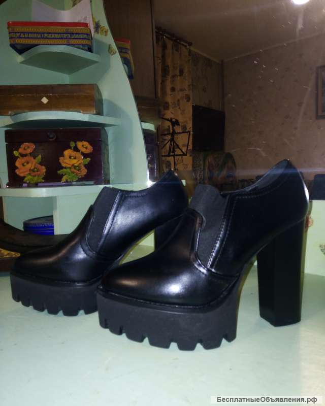 Ботильоны Crony, 38 размер, (чистый 37) состояние новых