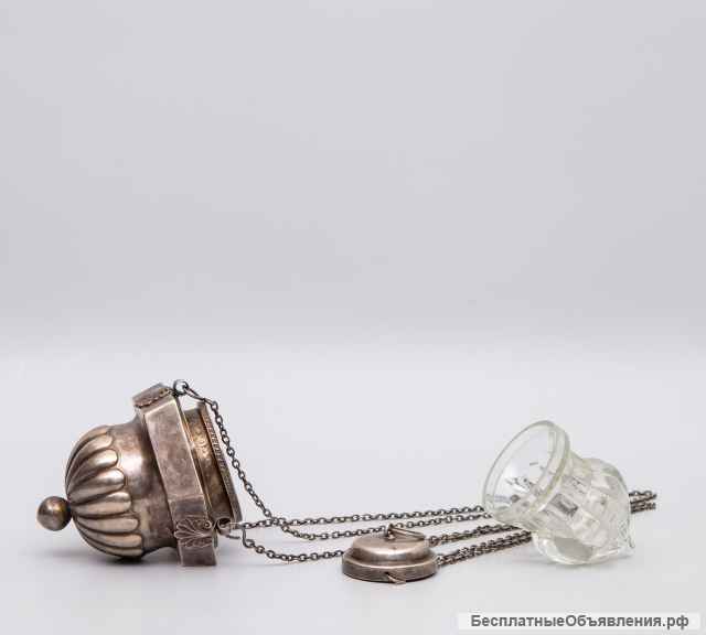 Старинная серебряная лампада с рокайльными накладками и оригинальным вкладышем. Русский Ампир. XIX в