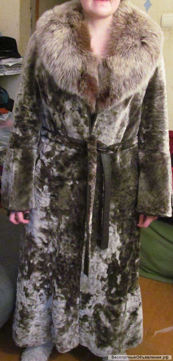 Мутоновая шуба с песцовым воротником