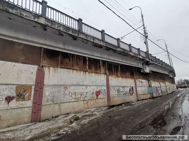 Здание склада на земельном участке