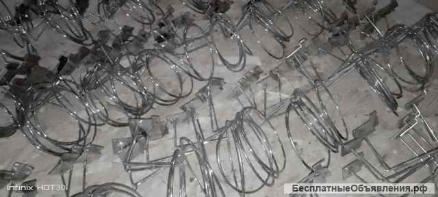 Держатель для головных уборов или горшков в эконом панели