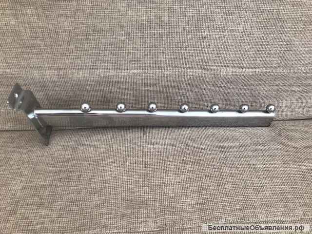 Кронштейны для одежды и аксессуаров в панели