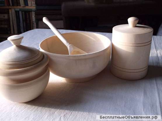 Набор посуды из дерева