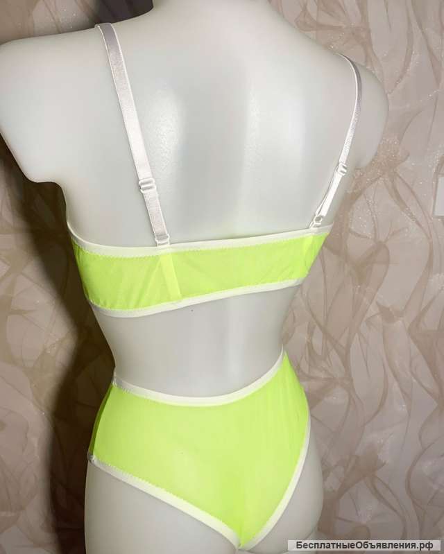 Нижнее белье из яркой сеточки