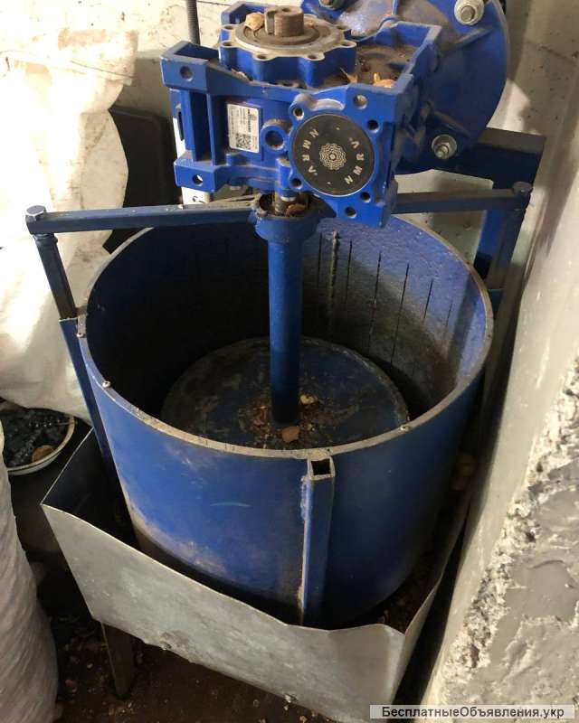 Лінія з переробки волоського горіха